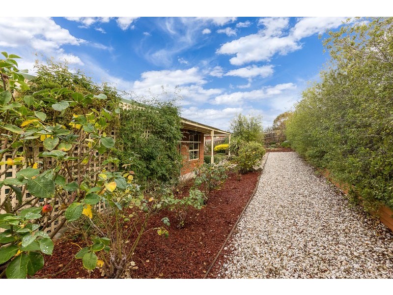 7 Hine Court, Darley VIC 3340