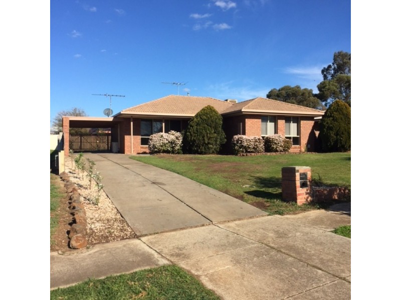 43 Clifton Drive, Bacchus Marsh VIC 3340