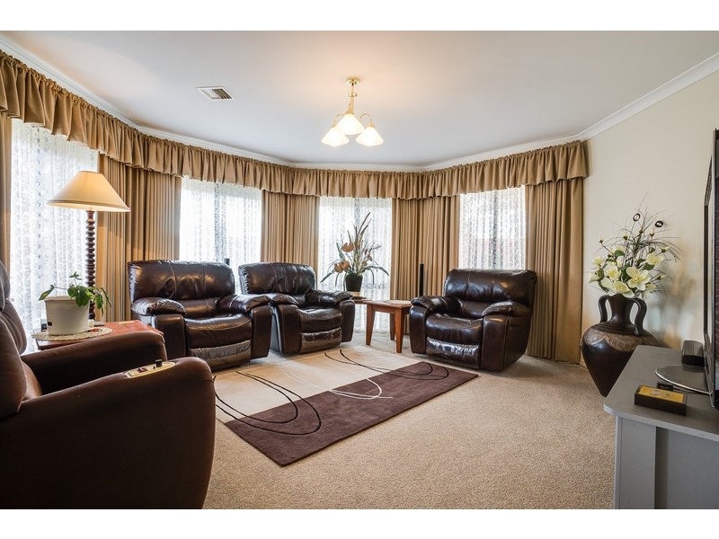 56 Halletts Way, Bacchus Marsh VIC 3340