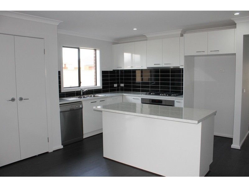 22 McMahon Drive, Ballan VIC 3342