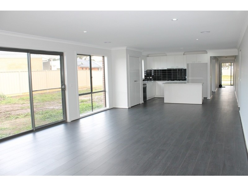 22 McMahon Drive, Ballan VIC 3342