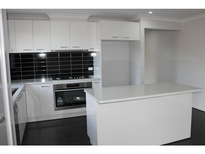 22 McMahon Drive, Ballan VIC 3342