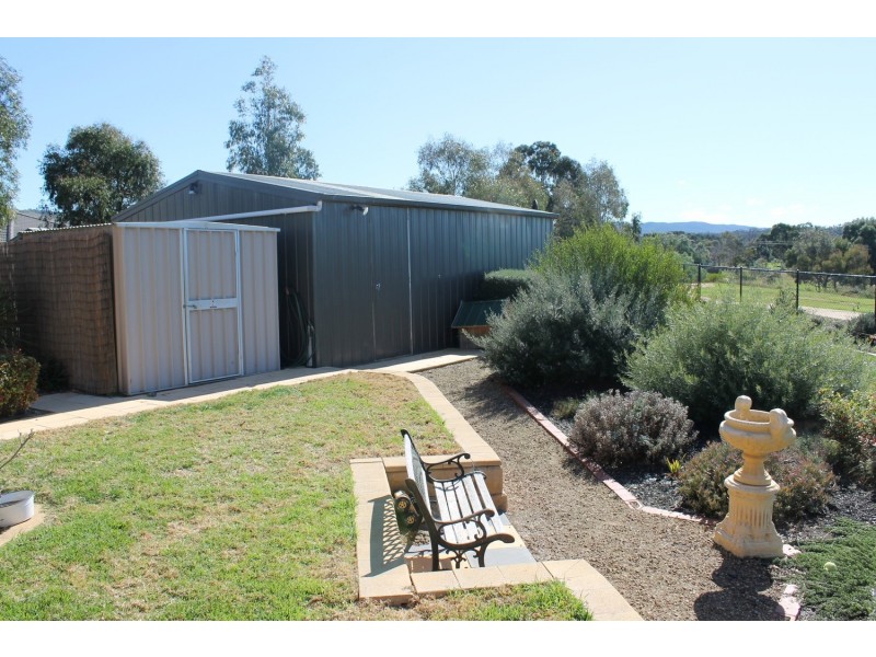 3 Grantleigh Drive, Bacchus Marsh VIC 3340