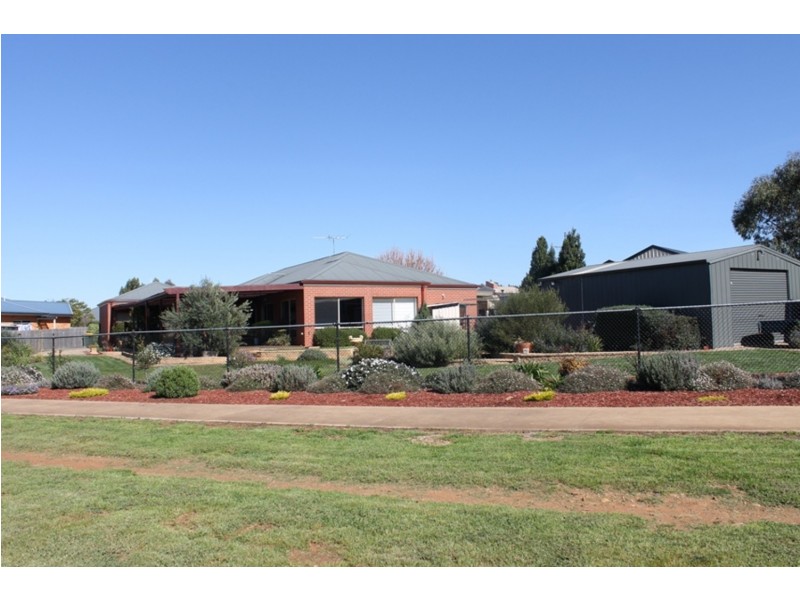 3 Grantleigh Drive, Bacchus Marsh VIC 3340