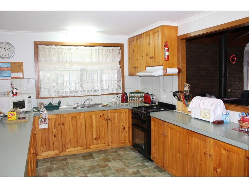 22 Blackwood Street, Ballan VIC 3342