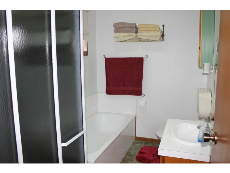 22 Blackwood Street, Ballan VIC 3342