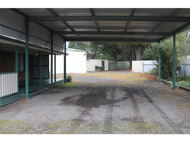 22 Blackwood Street, Ballan VIC 3342