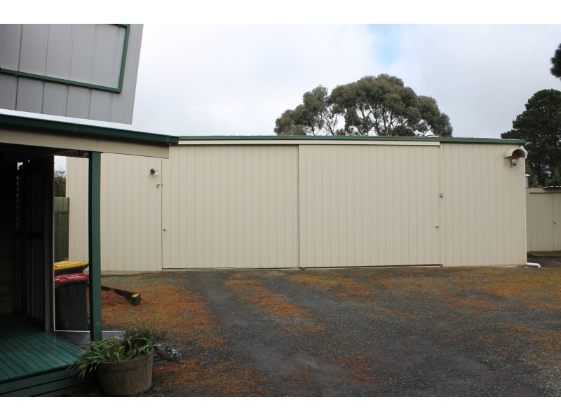 22 Blackwood Street, Ballan VIC 3342