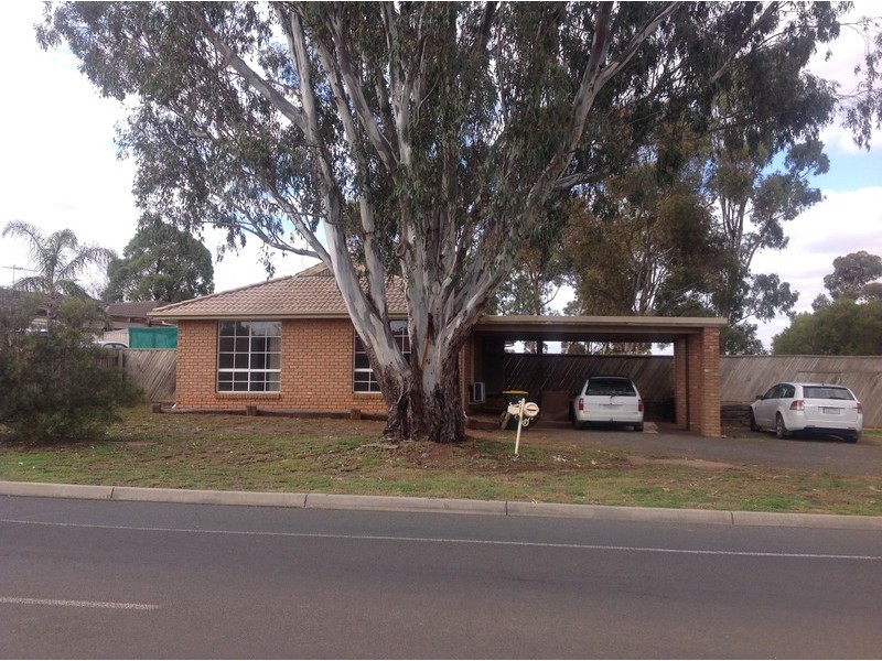 43 Underbank Boulevard, Bacchus Marsh VIC 3340