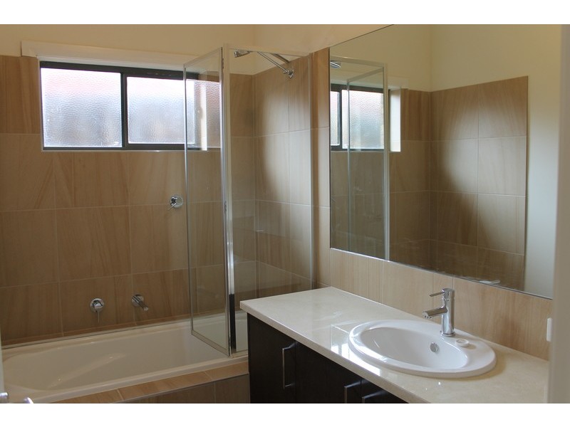 1, 2 & 3/13 Powlett Street, Bacchus Marsh VIC 3340