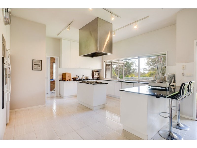 84 Sundew Avenue, Long Forest VIC 3340