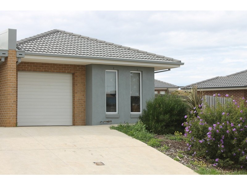4/11-15 Silverdale Drive, Bacchus Marsh VIC 3340