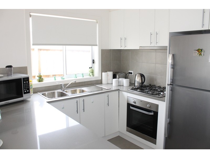 4/11-15 Silverdale Drive, Bacchus Marsh VIC 3340