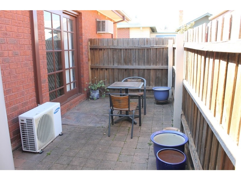 2/6 Waddell Street, Bacchus Marsh VIC 3340