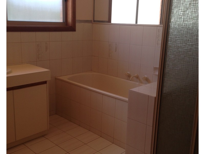 10 Barry Street, Bacchus Marsh VIC 3340