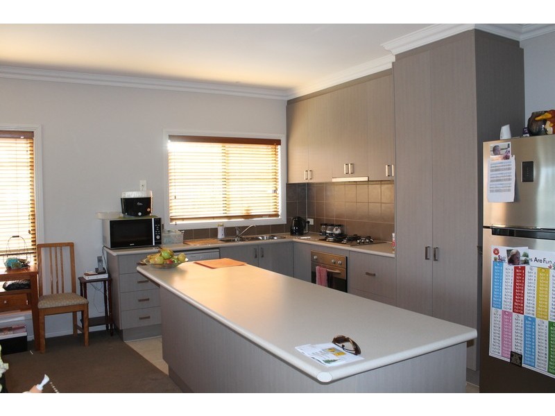 1/23 Atkinson Street, Ballan VIC 3342