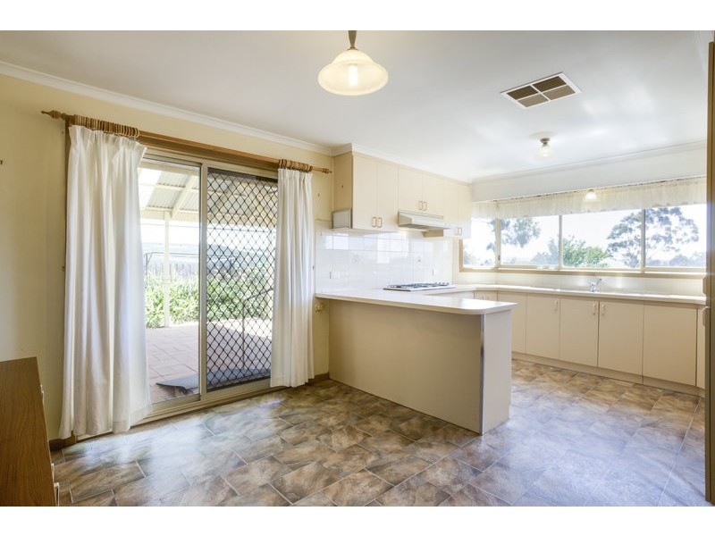 62 Halletts Way, Bacchus Marsh VIC 3340