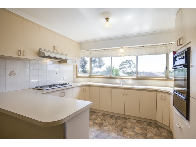 62 Halletts Way, Bacchus Marsh VIC 3340