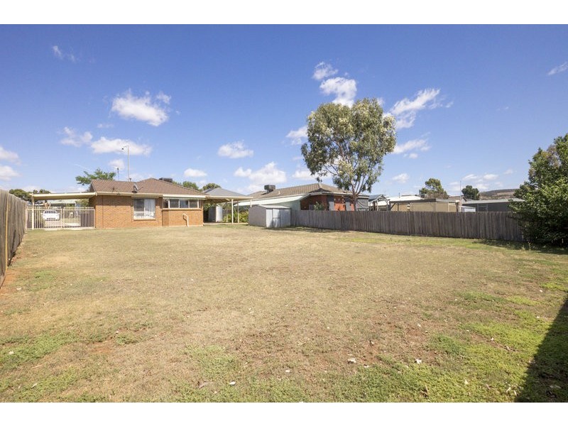62 Halletts Way, Bacchus Marsh VIC 3340