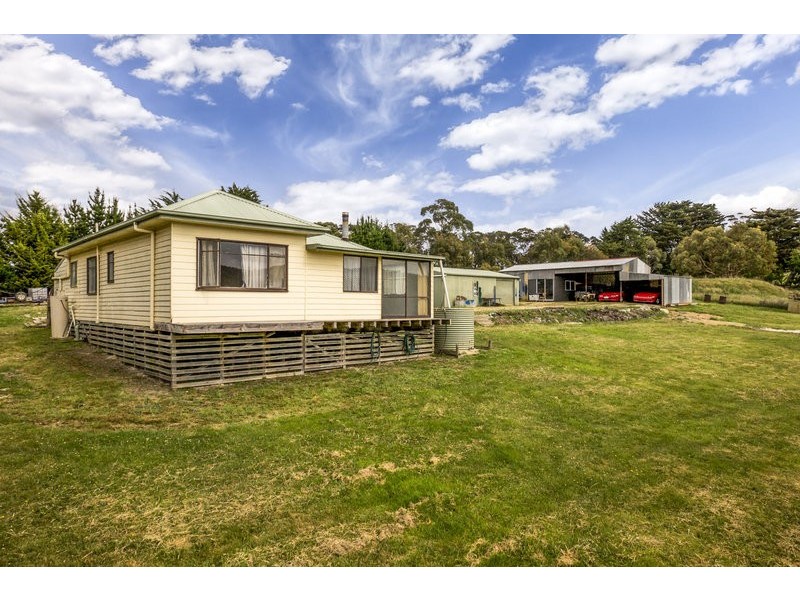 568 Mt Blackwood Road, Myrniong VIC 3341