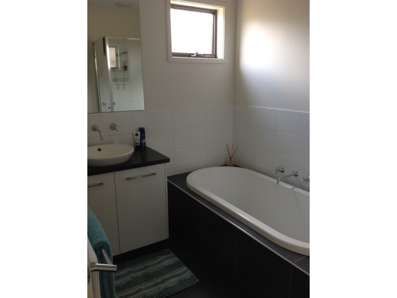 8 College Square, Bacchus Marsh VIC 3340