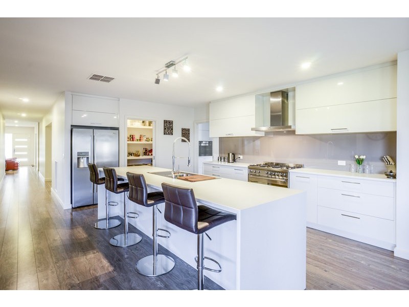 13 Hilda Street, Bacchus Marsh VIC 3340