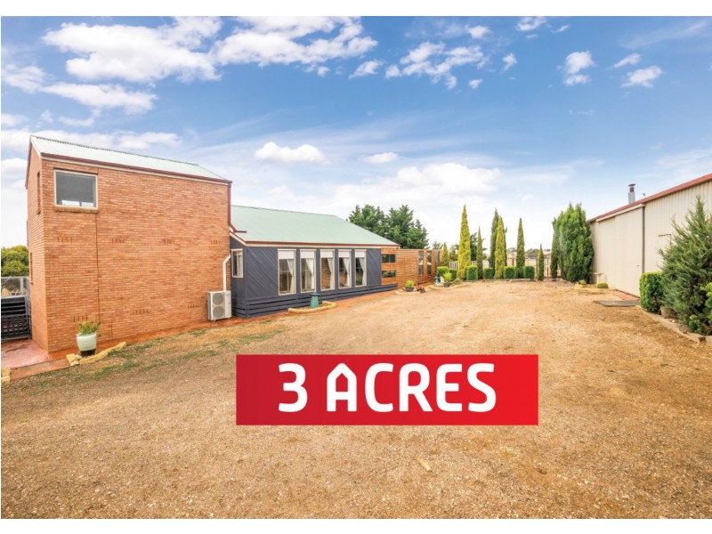 16 Smiths Lane, Bacchus Marsh VIC 3340