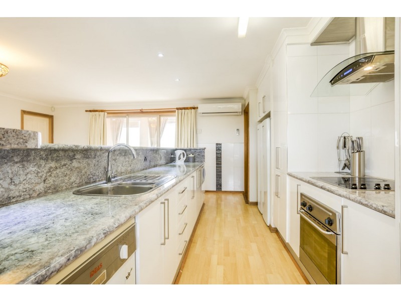 16 Smiths Lane, Bacchus Marsh VIC 3340