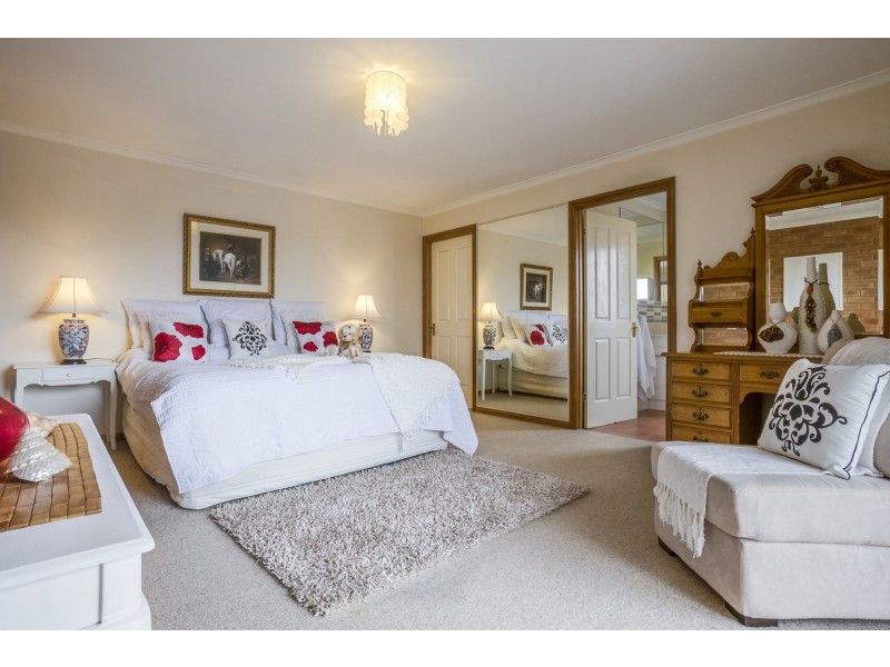 16 Smiths Lane, Bacchus Marsh VIC 3340