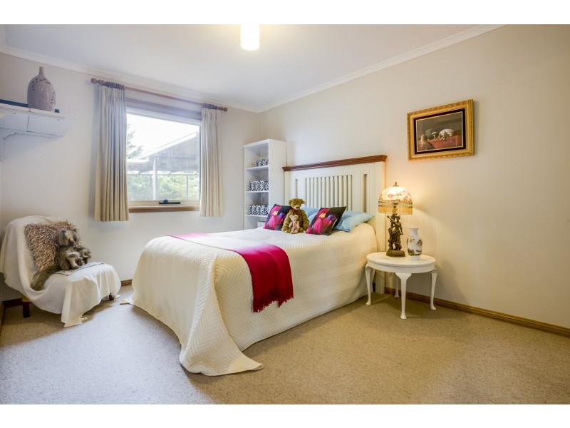 16 Smiths Lane, Bacchus Marsh VIC 3340
