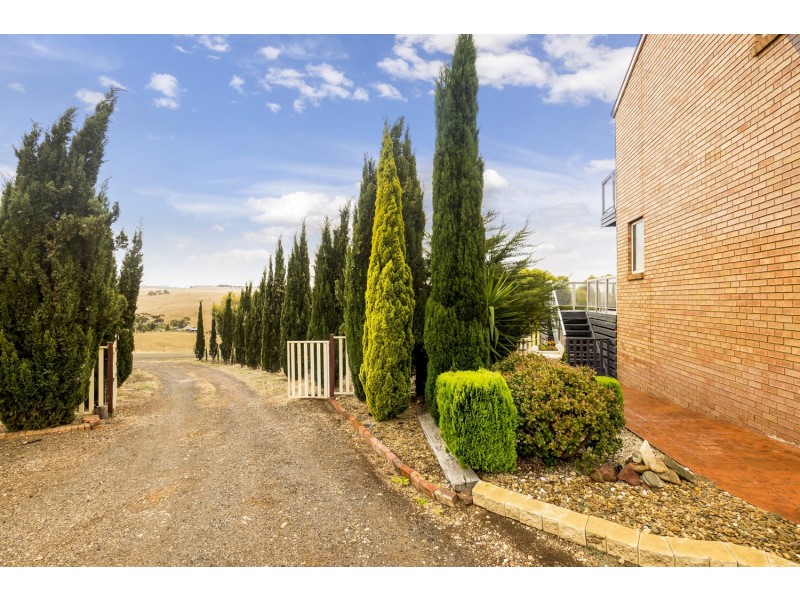 16 Smiths Lane, Bacchus Marsh VIC 3340