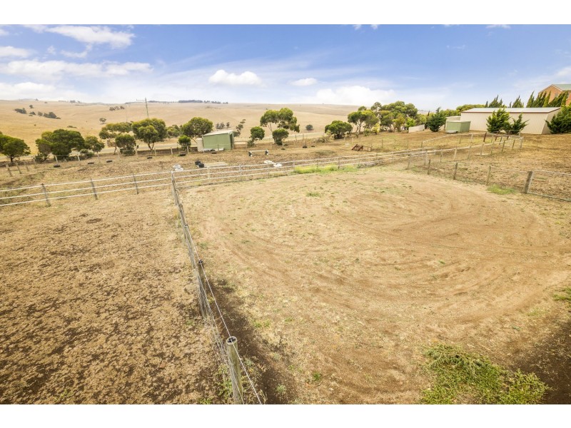 16 Smiths Lane, Bacchus Marsh VIC 3340