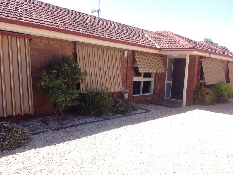 2/10 Mitchell Street, Bacchus Marsh VIC 3340