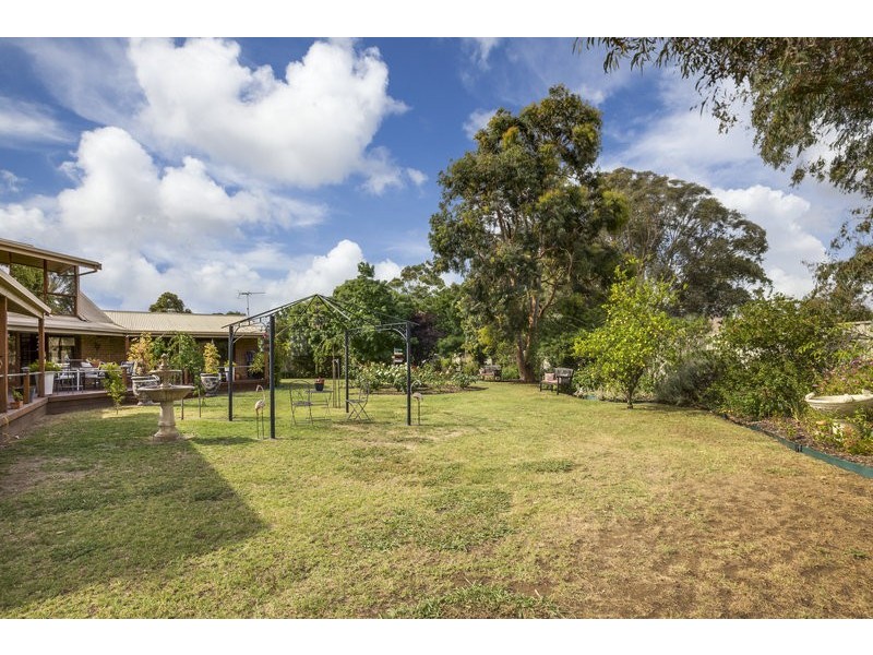 2 Ellerslie Court, Bacchus Marsh VIC 3340