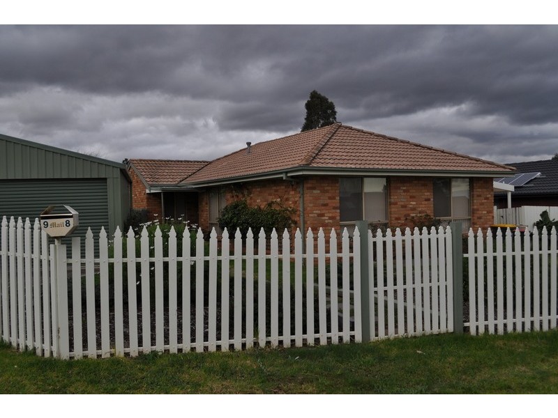 98 Underbank Boulevard, Bacchus Marsh VIC 3340