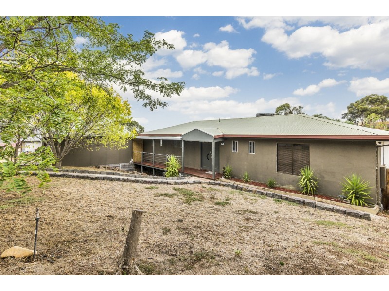 13 Riversdale Crescent, Bacchus Marsh VIC 3340