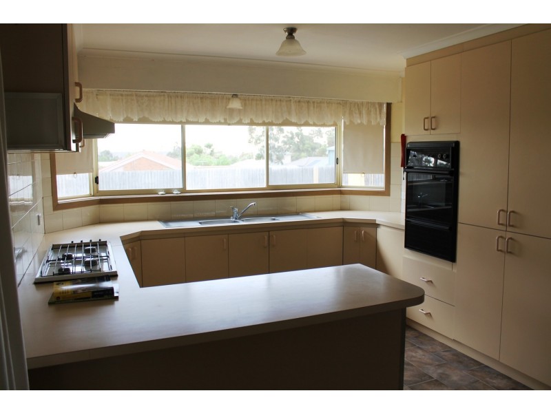 62 Halletts Way, Bacchus Marsh VIC 3340