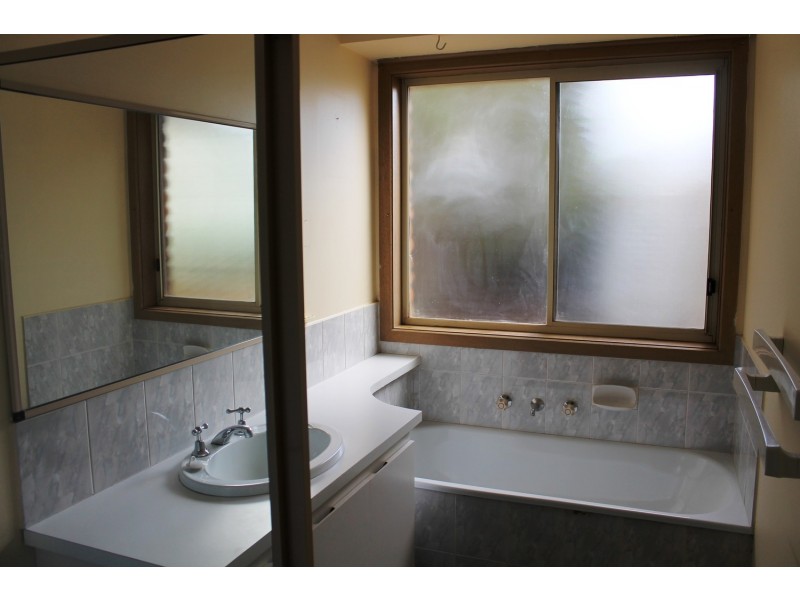 62 Halletts Way, Bacchus Marsh VIC 3340