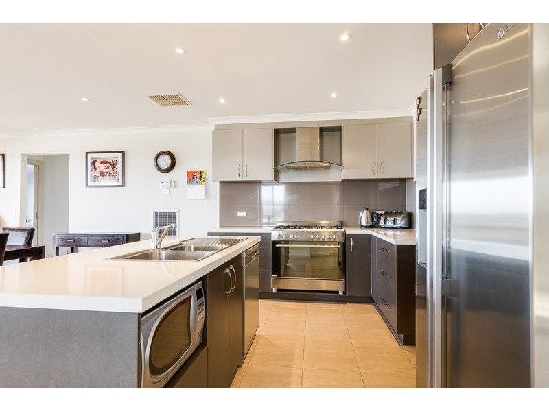 14 Kyle Way, Bacchus Marsh VIC 3340