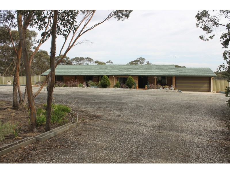 106 Canopus Circuit, Long Forest VIC 3340
