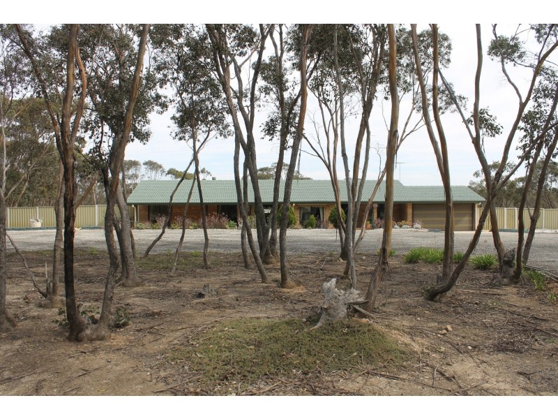 106 Canopus Circuit, Long Forest VIC 3340