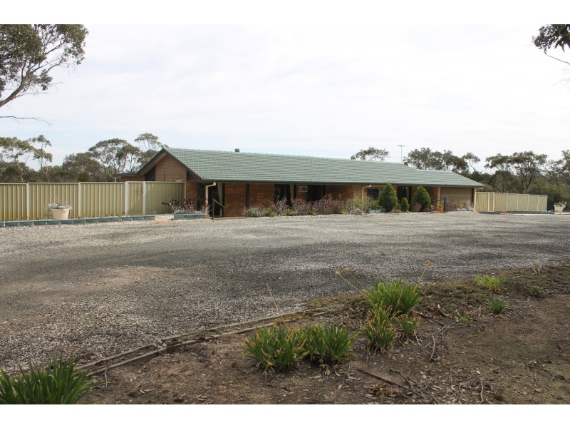 106 Canopus Circuit, Long Forest VIC 3340