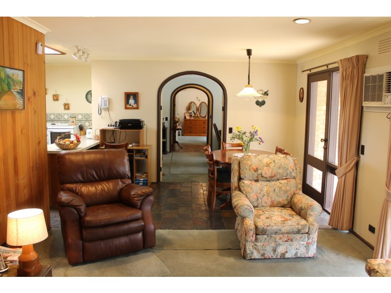106 Canopus Circuit, Long Forest VIC 3340