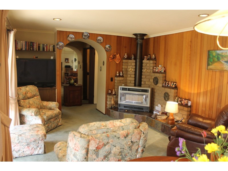106 Canopus Circuit, Long Forest VIC 3340