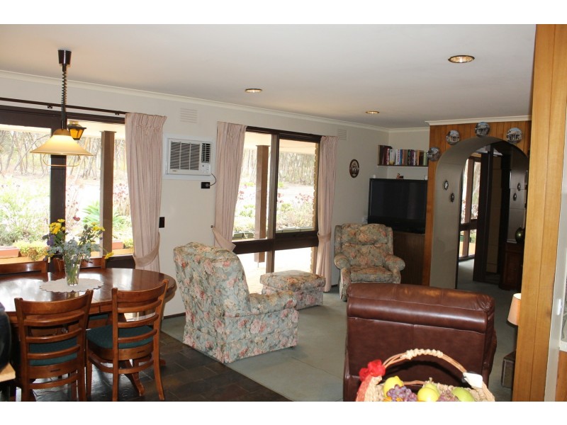 106 Canopus Circuit, Long Forest VIC 3340