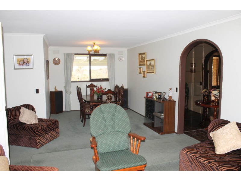 106 Canopus Circuit, Long Forest VIC 3340