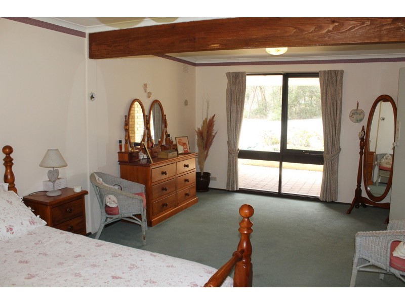 106 Canopus Circuit, Long Forest VIC 3340