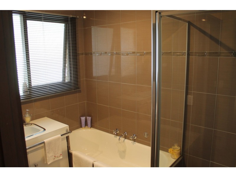 106 Canopus Circuit, Long Forest VIC 3340