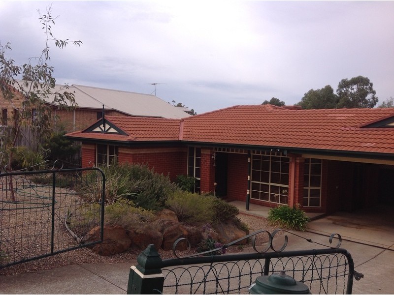 15 Carey Crescent, Bacchus Marsh VIC 3340