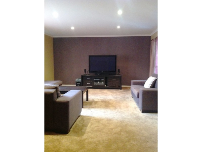 15 Carey Crescent, Bacchus Marsh VIC 3340